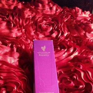 YOUNIQUE ROYALTY DIVINE DAILY MOISTURIZER